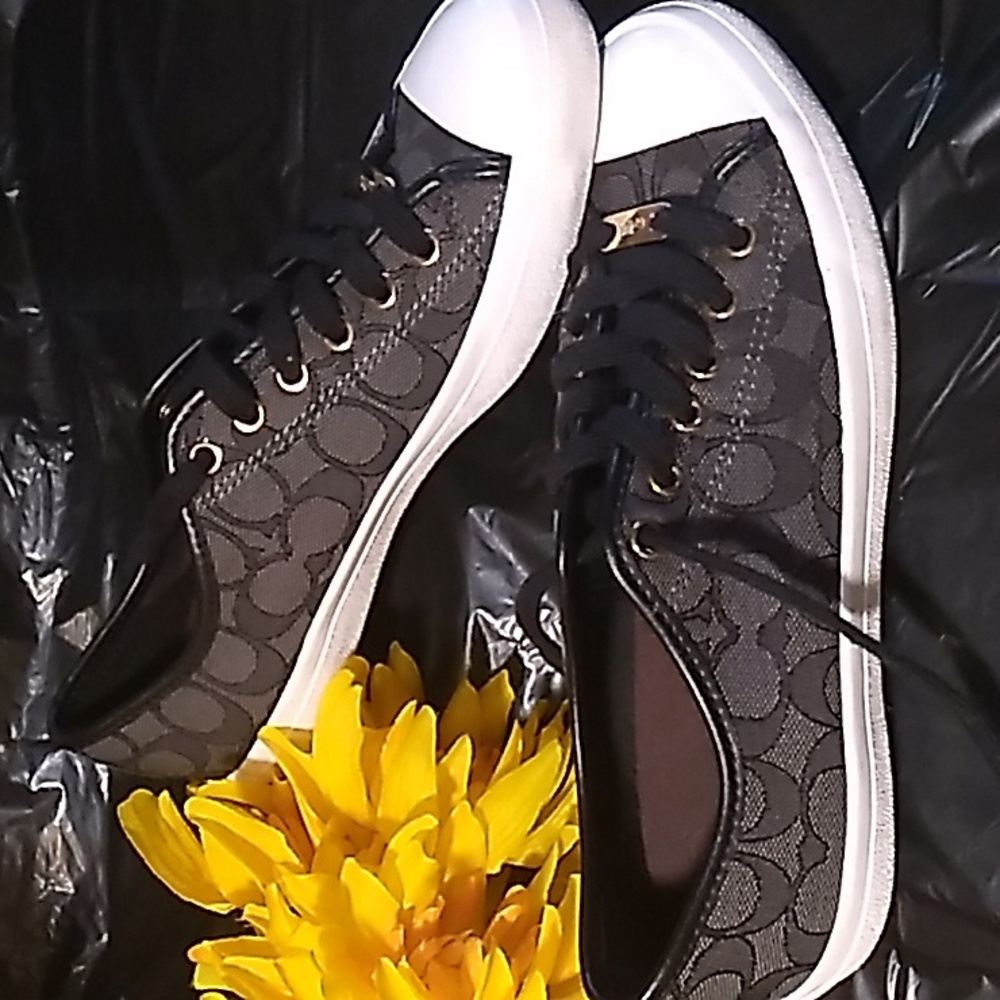 Coach "EMPIRE" Sneakers- True size Womans 7-7.5 (please read description-sizing)